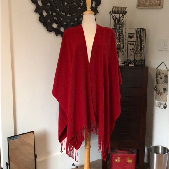 Gorgeous Red Shawl - Picture 2 of 8